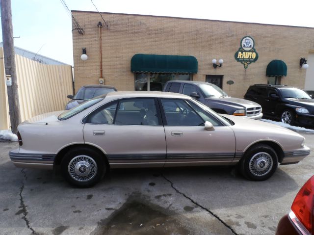 Oldsmobile Eighty Eight 1994 photo 2
