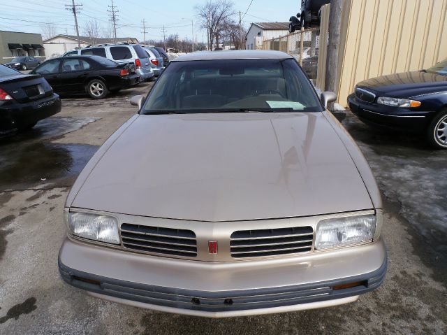 Oldsmobile Eighty Eight 1994 photo 3