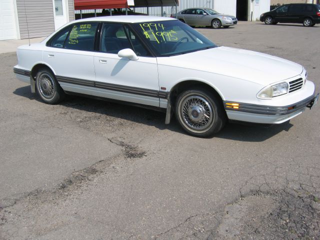 Oldsmobile Eighty Eight 1994 photo 2