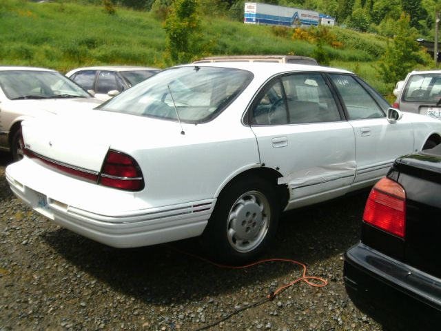 Oldsmobile Eighty Eight 1994 photo 2