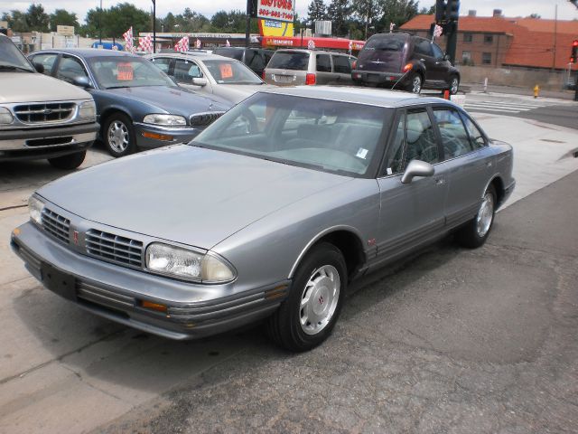 Oldsmobile Eighty Eight 1995 photo 9