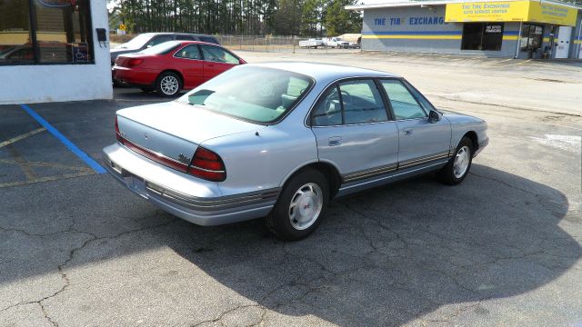 Oldsmobile Eighty Eight 1995 photo 4