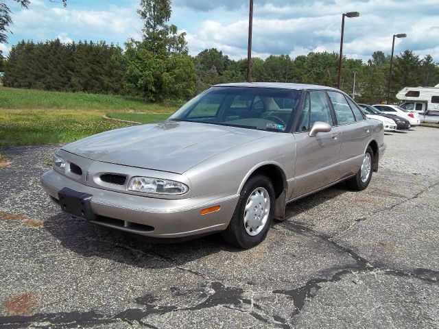 Oldsmobile Eighty Eight 1996 photo 3