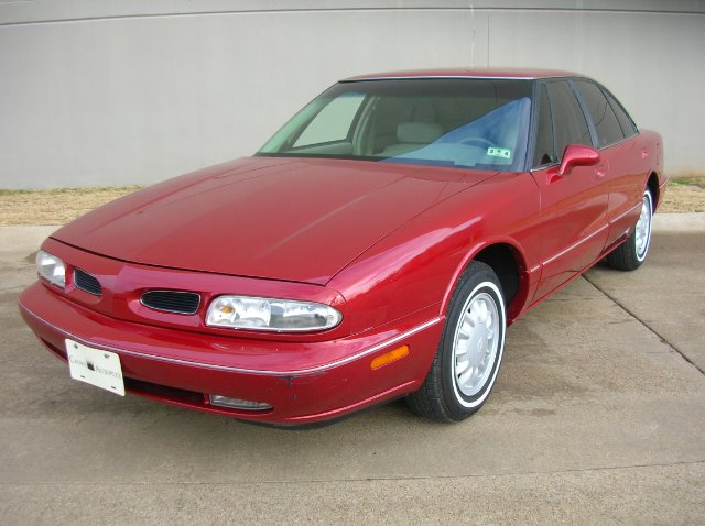 Oldsmobile Eighty Eight 1997 photo 1