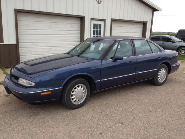 Oldsmobile Eighty Eight 1997 photo 1