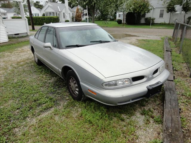Oldsmobile Eighty Eight 1998 photo 4
