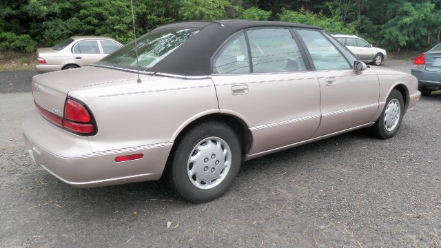 Oldsmobile Eighty Eight 1999 photo 1