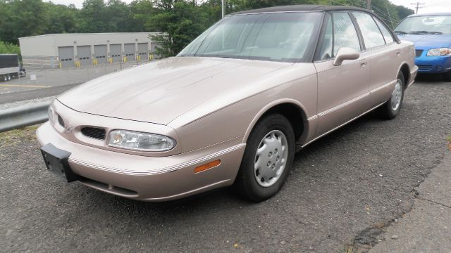 Oldsmobile Eighty Eight 1999 photo 3