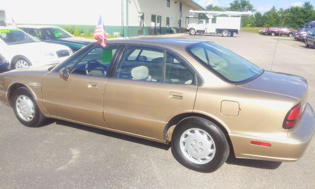 Oldsmobile Eighty Eight 1999 photo 1
