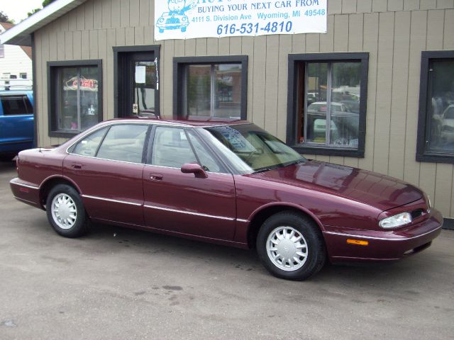 Oldsmobile Eighty Eight 1999 photo 3