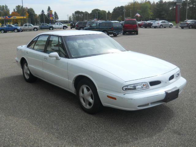 Oldsmobile Eighty Eight 1999 photo 2