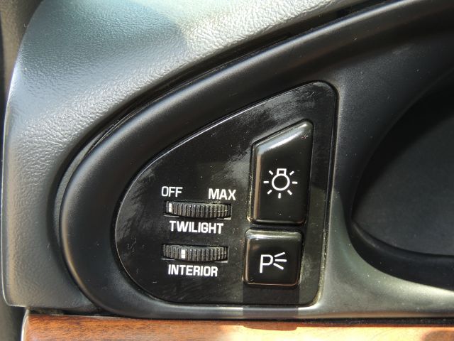 Oldsmobile Eighty Eight 1999 photo 24