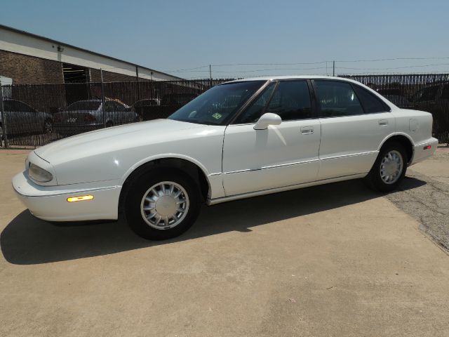Oldsmobile Eighty Eight 1999 photo 8