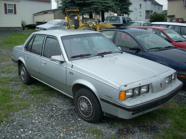Oldsmobile Firenza 1986 photo 2