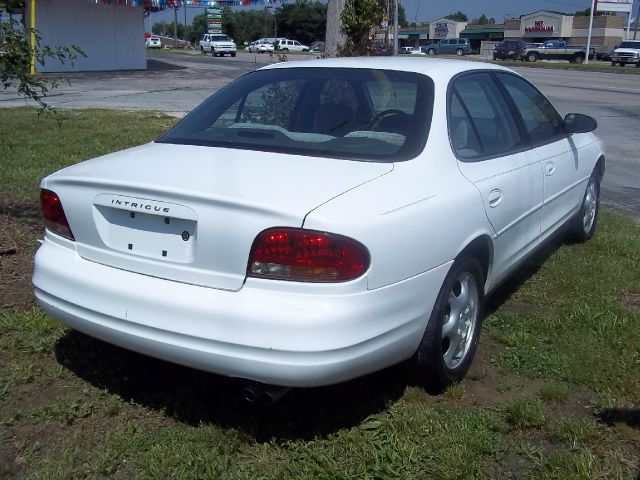 Oldsmobile Intrigue 1998 photo 3
