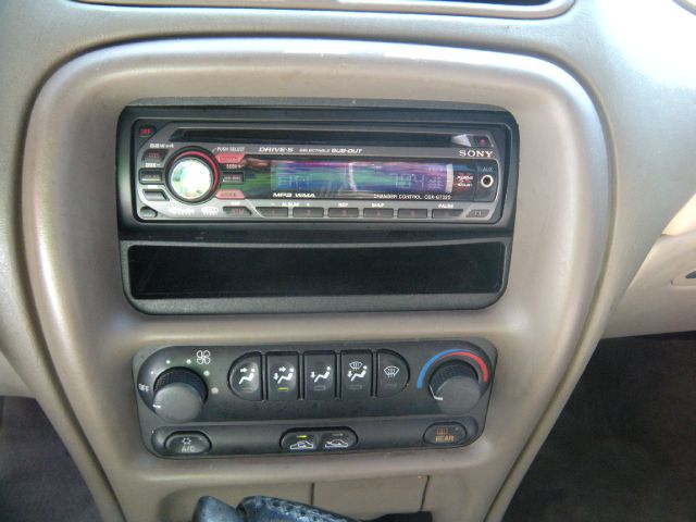 Oldsmobile Intrigue 1998 photo 2