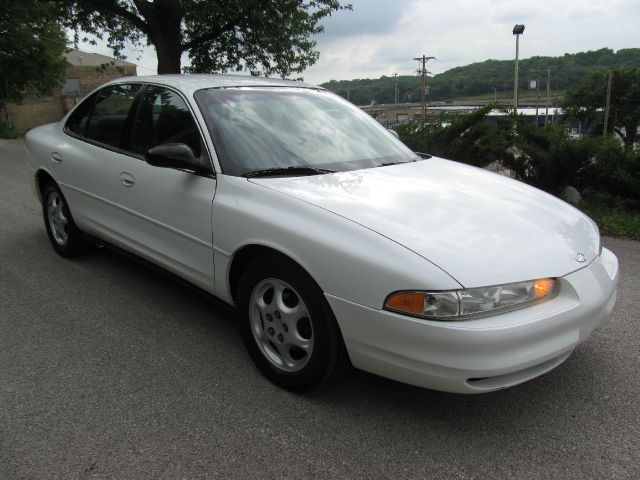 Oldsmobile Intrigue 1999 photo 2