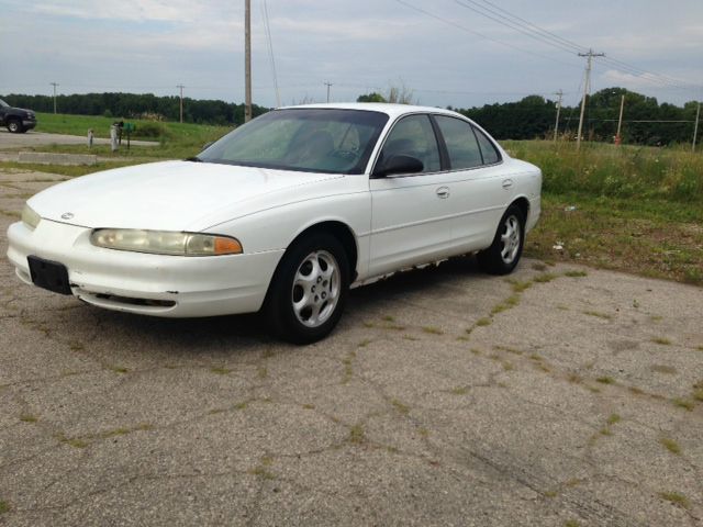 Oldsmobile Intrigue 1999 photo 0