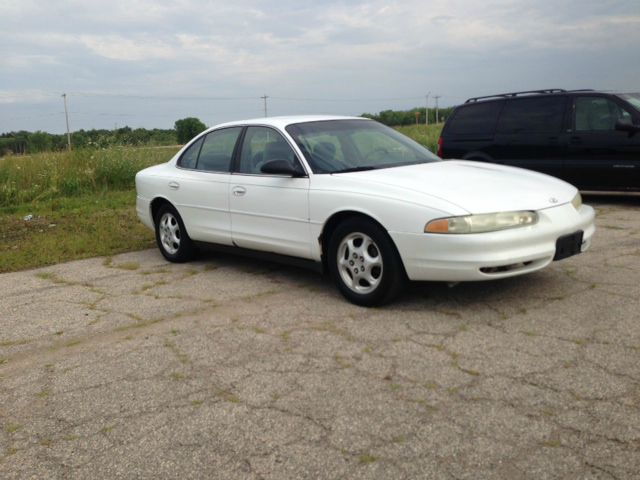 Oldsmobile Intrigue 1999 photo 2