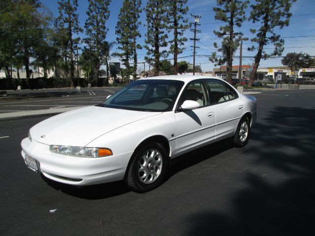 Oldsmobile Intrigue 2000 photo 0