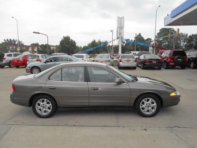 Oldsmobile Intrigue 2000 photo 2