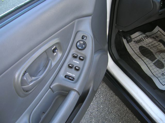 Oldsmobile Intrigue 2000 photo 3