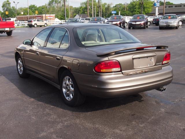 Oldsmobile Intrigue 2000 photo 11