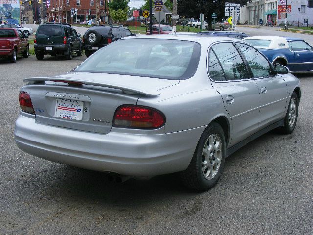 Oldsmobile Intrigue 2001 photo 0