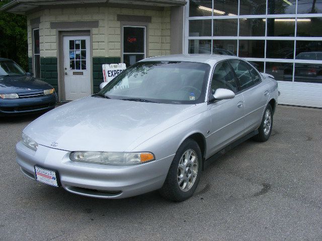 Oldsmobile Intrigue 2001 photo 2