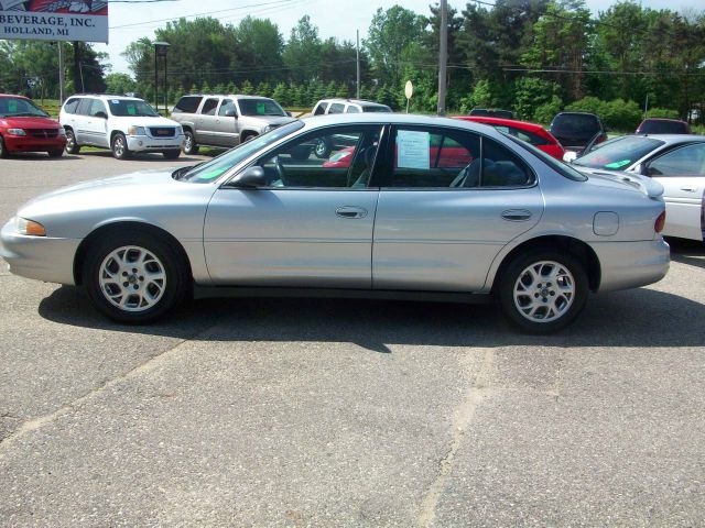 Oldsmobile Intrigue 2001 photo 1
