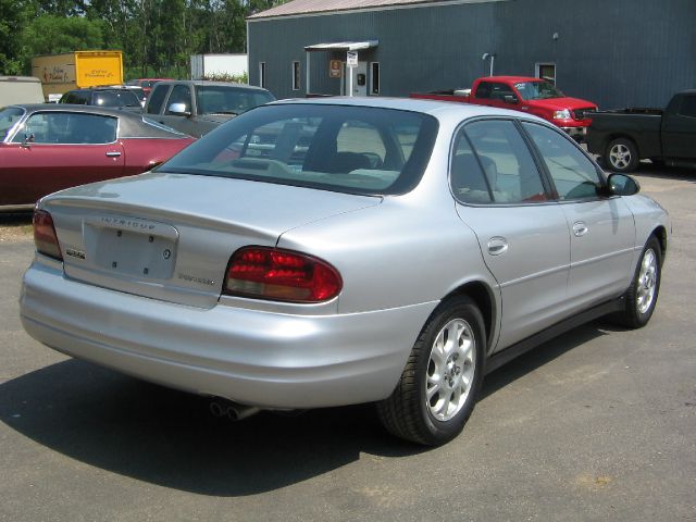 Oldsmobile Intrigue 2001 photo 1
