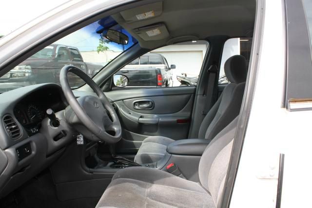 Oldsmobile Intrigue 2001 photo 2