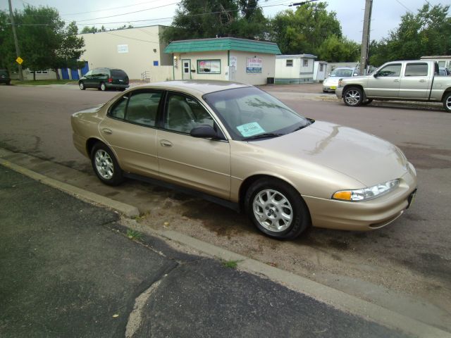 Oldsmobile Intrigue 2001 photo 2