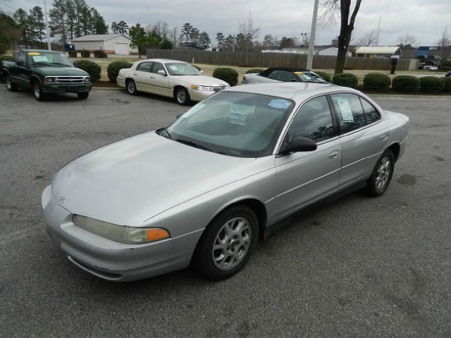 Oldsmobile Intrigue 2001 photo 2