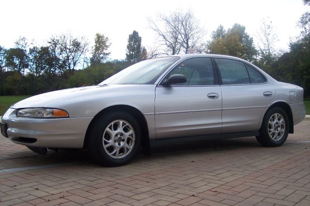 Oldsmobile Intrigue 2001 photo 2