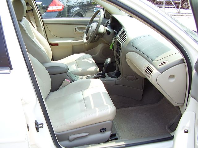 Oldsmobile Intrigue Standard 4X4 Hardtop Sedan