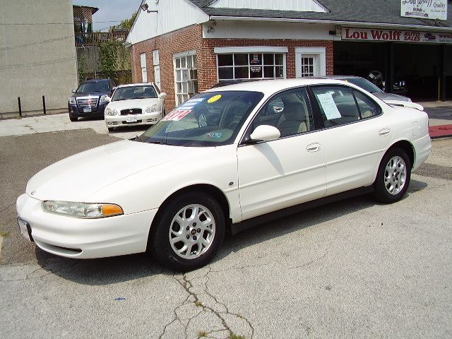 Oldsmobile Intrigue 2002 photo 3