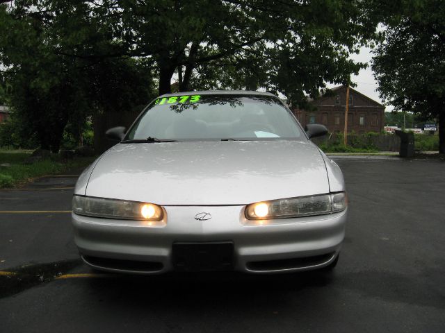 Oldsmobile Intrigue Premier Nav AWD Sedan