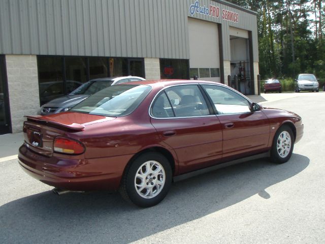 Oldsmobile Intrigue 2002 photo 3