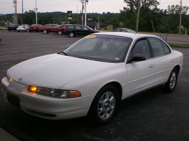 Oldsmobile Intrigue 2002 photo 1