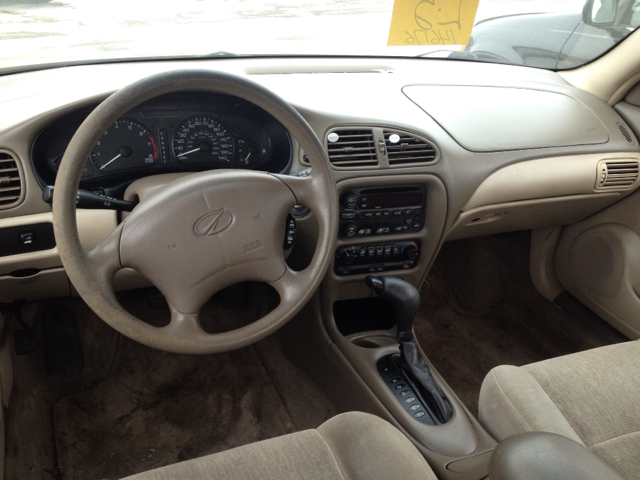 Oldsmobile Intrigue 2002 photo 3