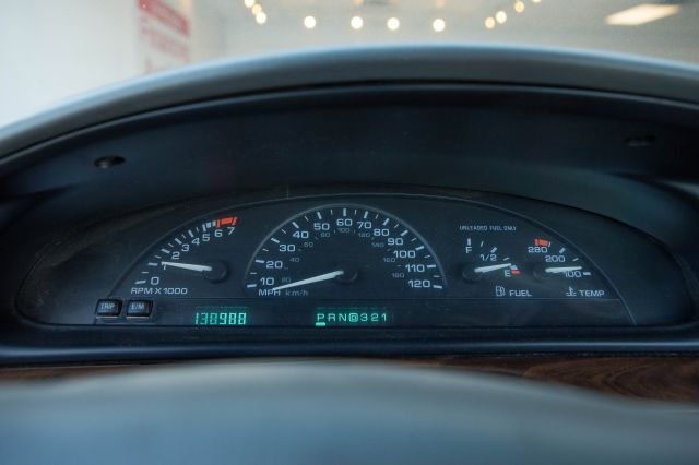 Oldsmobile LSS 1996 photo 3