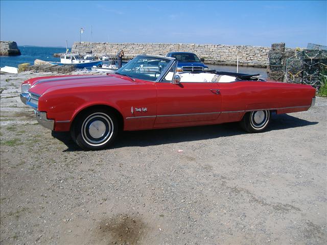 Oldsmobile Ninety Eight 1966 photo 1