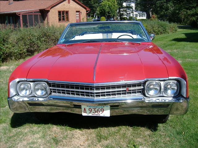 Oldsmobile Ninety Eight 1966 photo 4