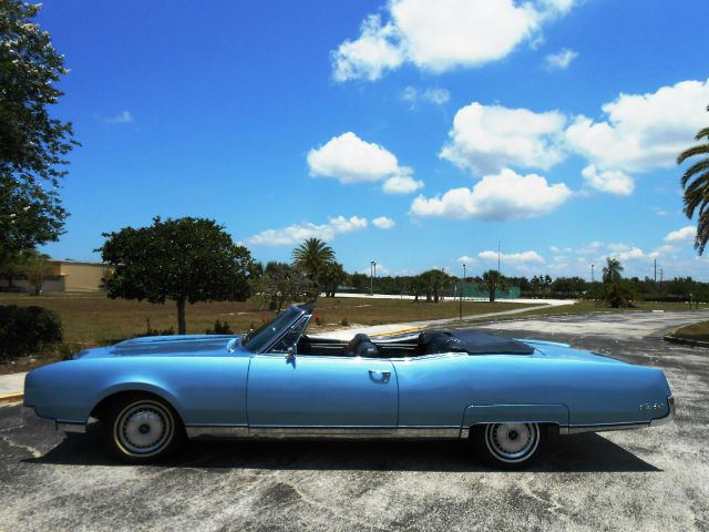 Oldsmobile Ninety Eight 1967 photo 96