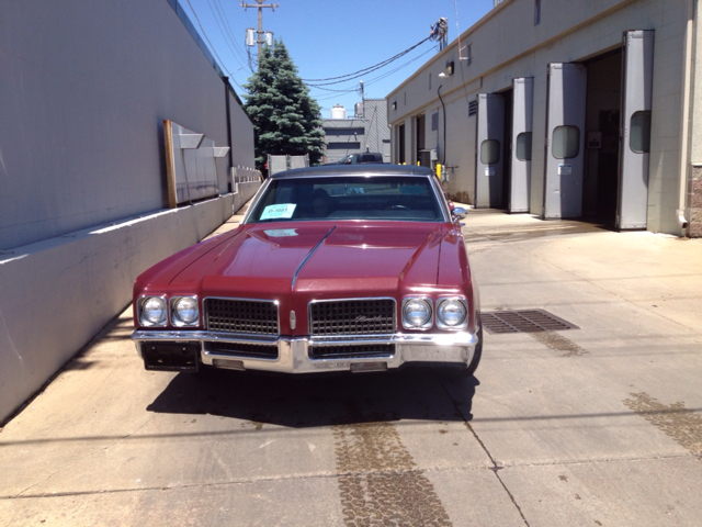 Oldsmobile Ninety Eight 1970 photo 2