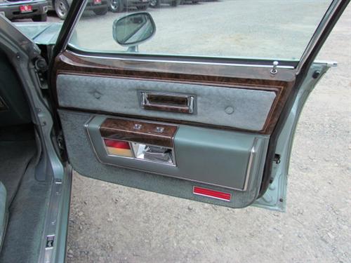 Oldsmobile Ninety Eight 1981 photo 1