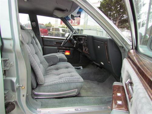 Oldsmobile Ninety Eight 1981 photo 2