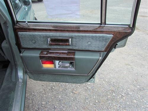 Oldsmobile Ninety Eight 1981 photo 3