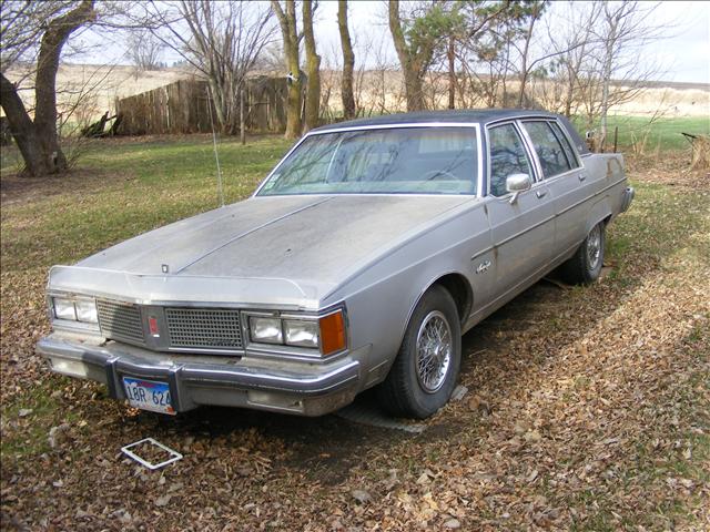 Oldsmobile Ninety Eight 1984 photo 2